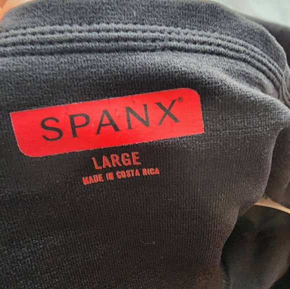 Spanx black skort. Size large - Picture 4 of 4